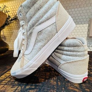 Women’s SK8-Hi Vans